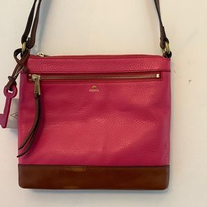 Fossil hot pink crossbody purse Exterior and interior zipped pockets NWT